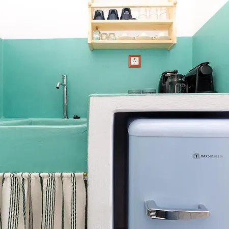 Oda ve Kahvaltı Ailouros Summer Schoinoussa