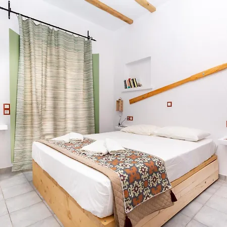 Ailouros Summer Oda ve Kahvaltı