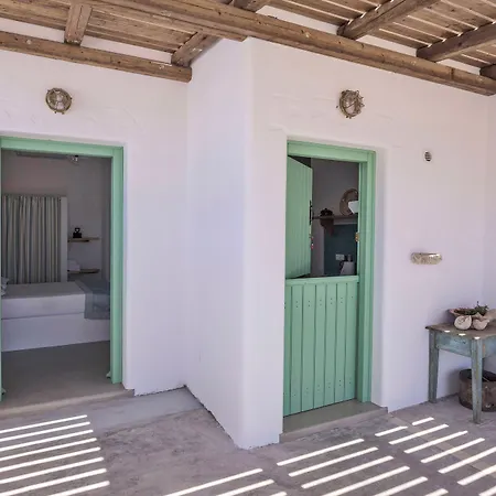 Ailouros Summer Schoinoussa