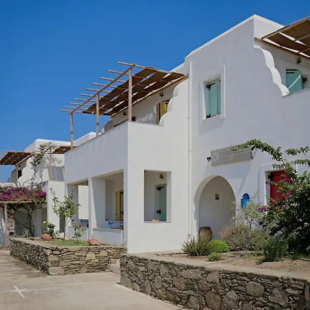 Ailouros Summer Schoinoussa