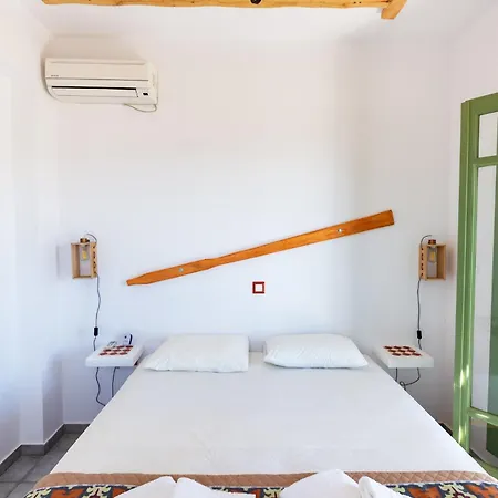 Bed & Breakfast Ailouros Summer Schoinoussa