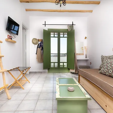 Ailouros Summer Bed & Breakfast Schoinoussa