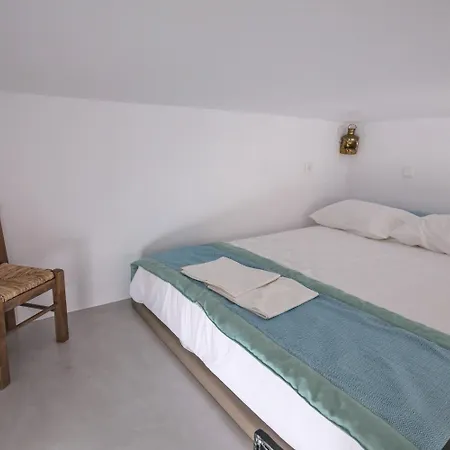 Ailouros Summer Bed & Breakfast