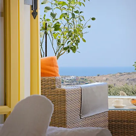 Ailouros Summer Schoinoussa