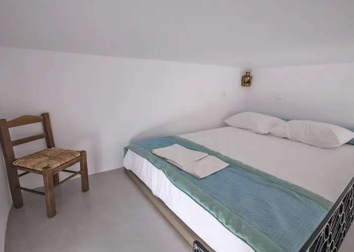 Ailouros Summer Bed and Breakfast