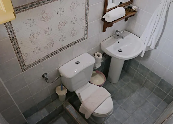 Ailouros Summer Bed and Breakfast Σχοινούσα